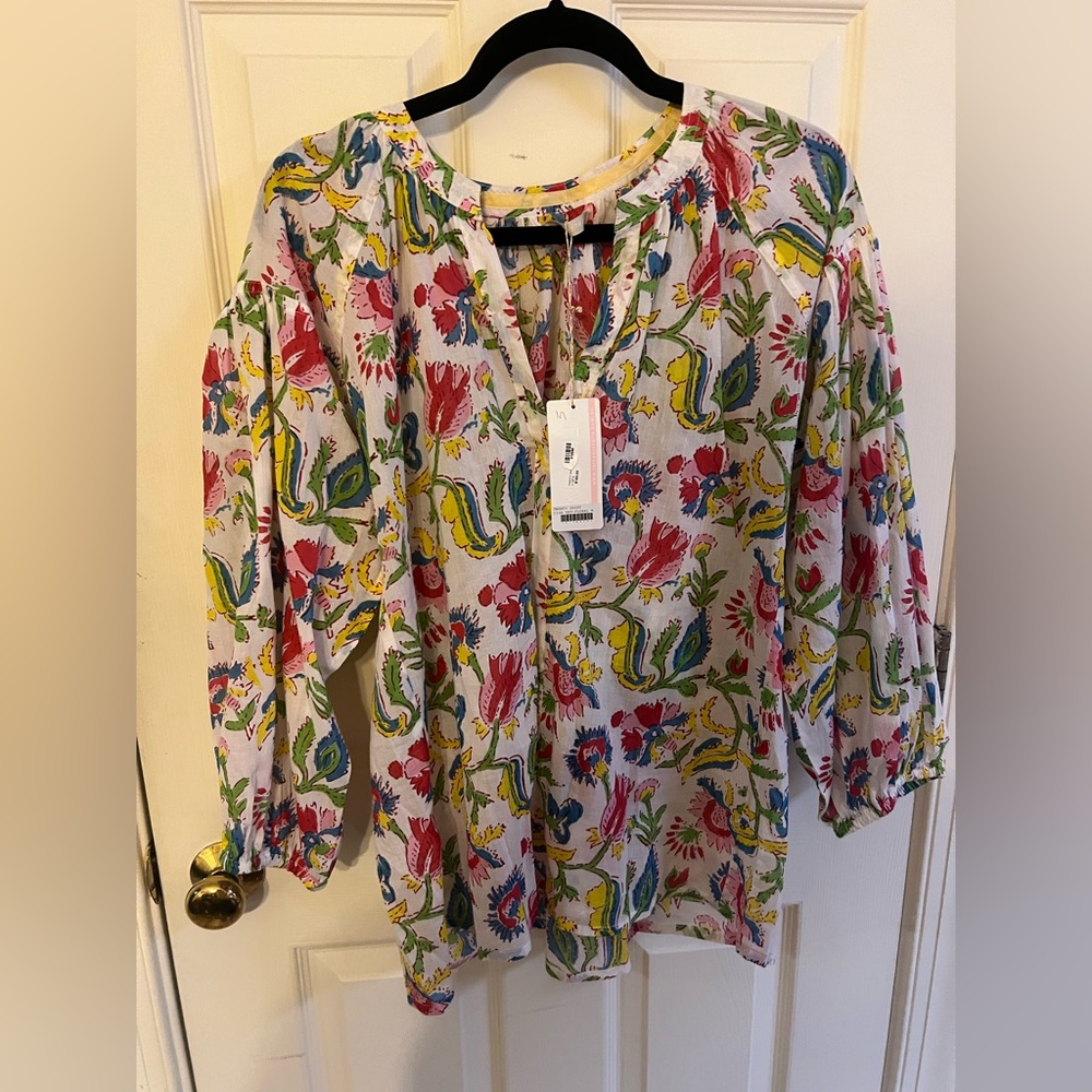 NWT Lola Australia White Floral Top